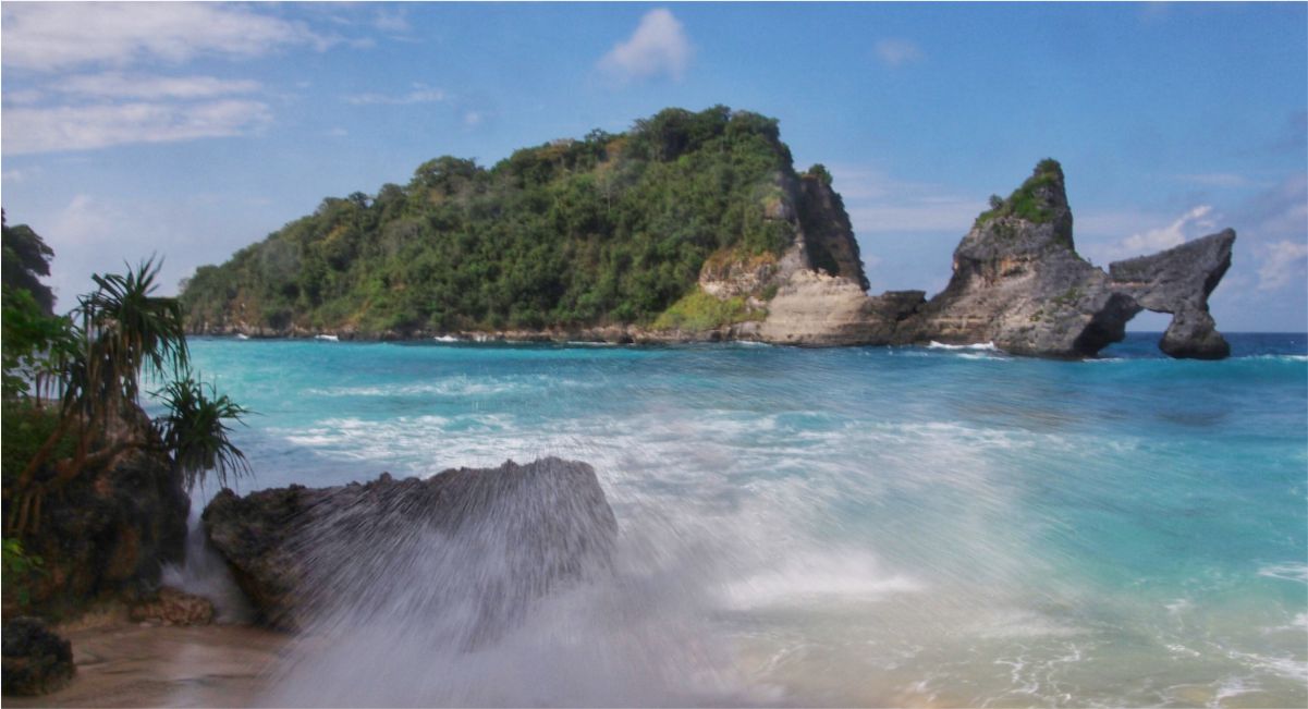 Atuh Beach