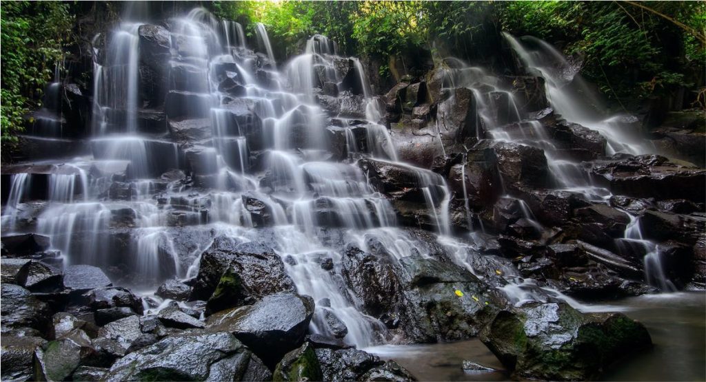Kanto Lampo Waterfall