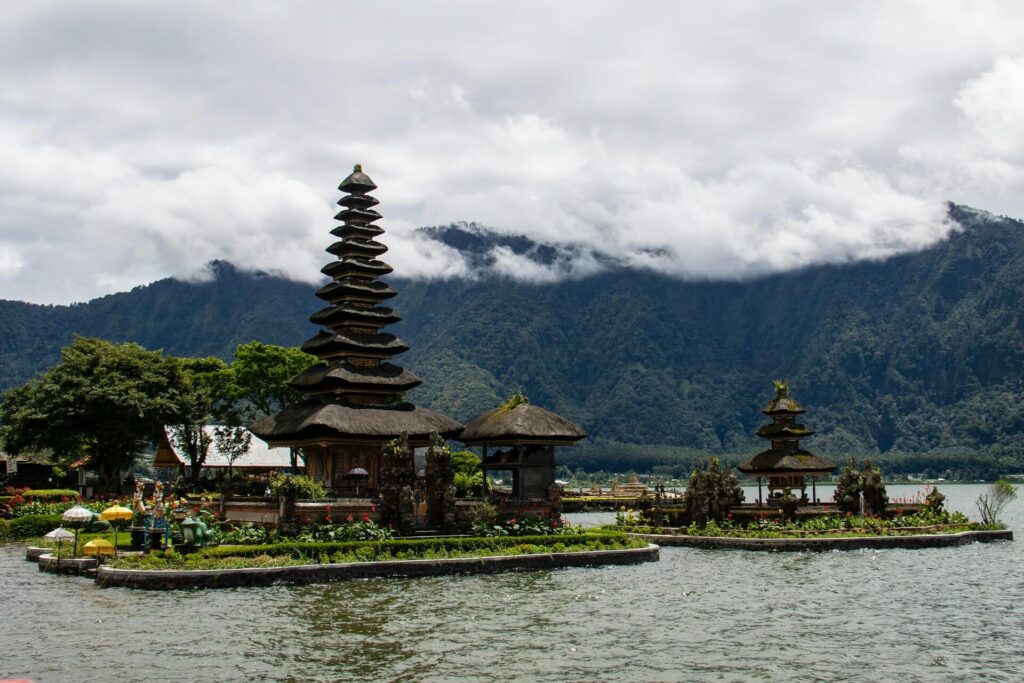 Enjoying the Trip to Pura Ulun Danu Beratan in Bali
