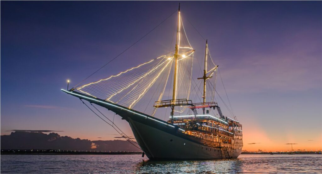 Phinisi Cruise Dinner