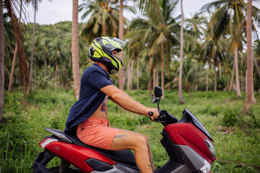 The Excitement of Riding a Motorcycle in Nusa Penida: The Winding Routes