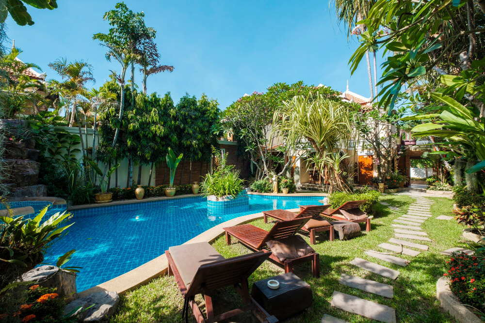 5 Must-Visit Awesome Bali Pools for Solo Travelers, Not Just Couples!