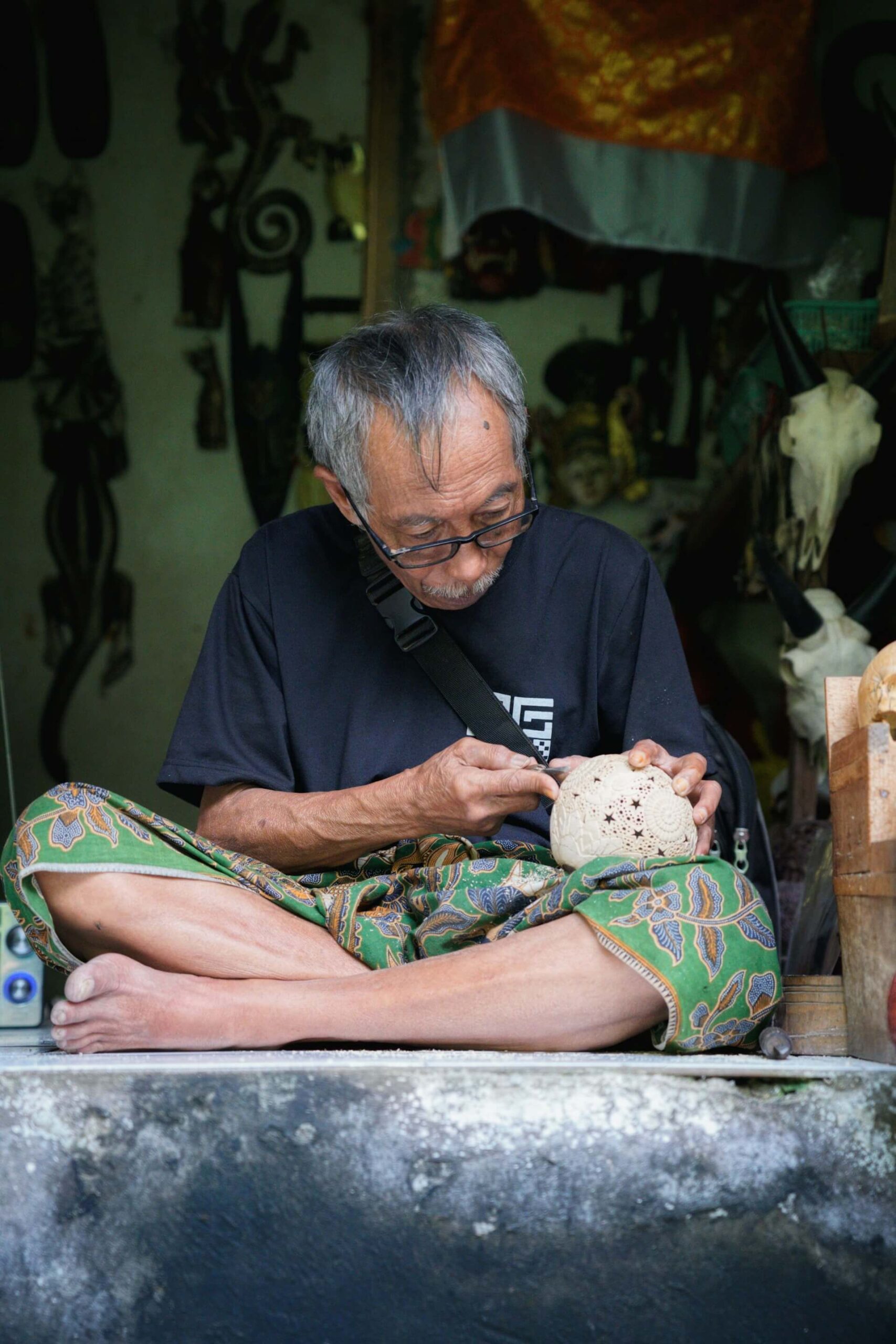 Join a Local Craft Workshop in Nusa Penida and Make Your Own Souvenirs
